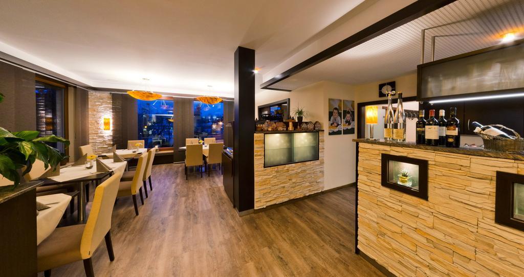 Hotel - Restaurant Sonneneck Dornstetten Экстерьер фото